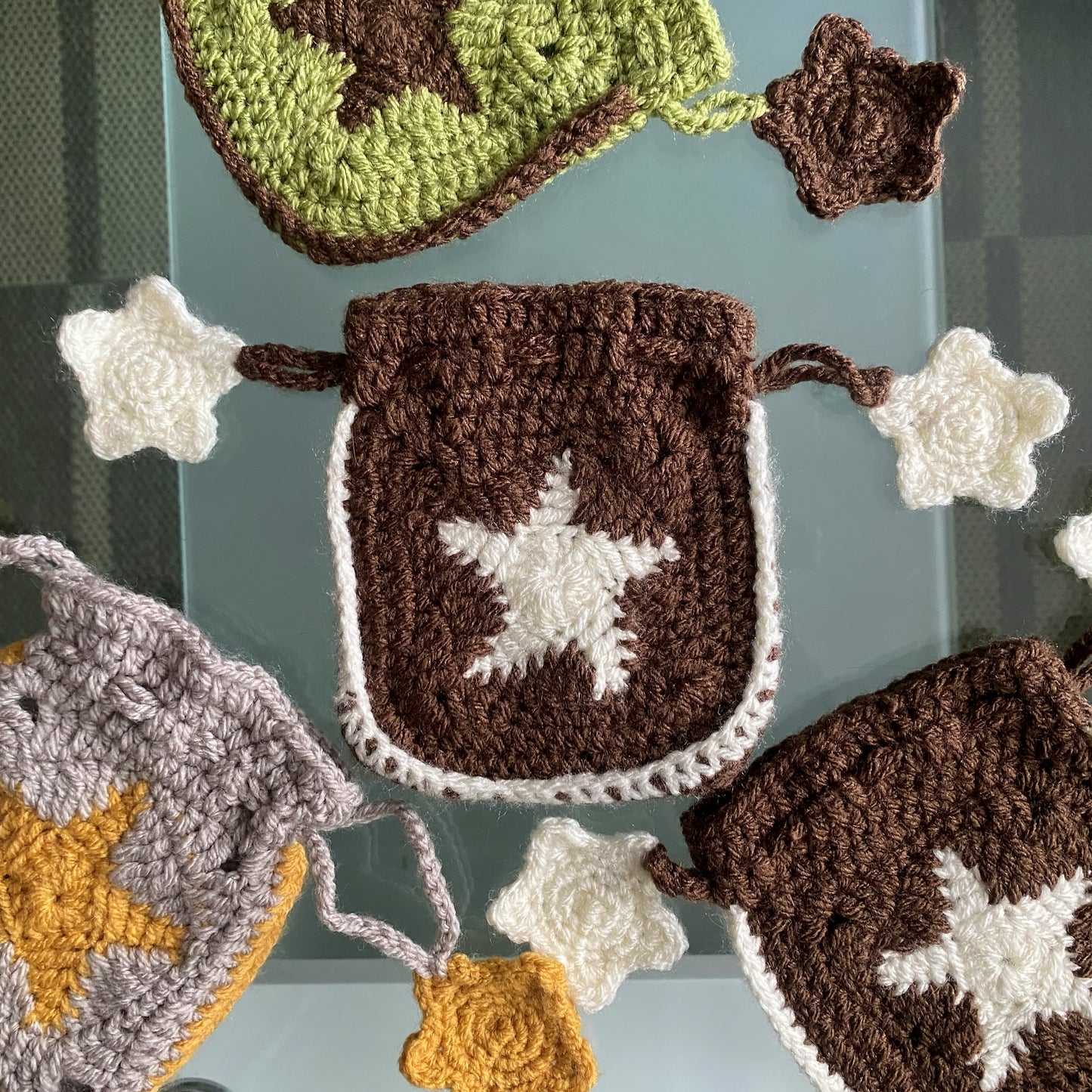 star pouch - brown and white
