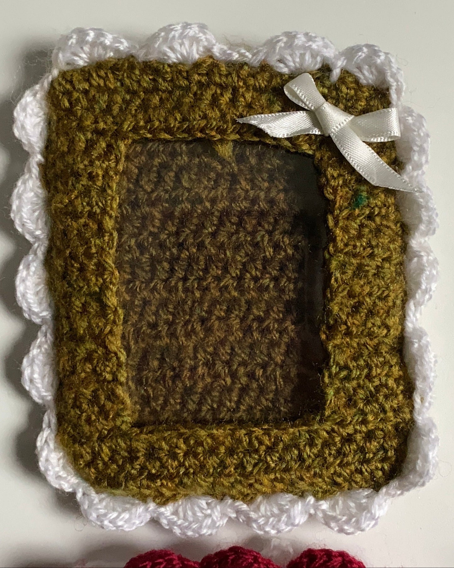 Pc holder - green and white (made to order)